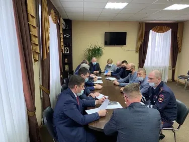 14.12.2021 под председательством первого заместителя главы администрации Богородского округа В.В.Павлычева, состоялось заседание комиссии по безопасности дорожного движения, которое стало итоговым в 2021 году