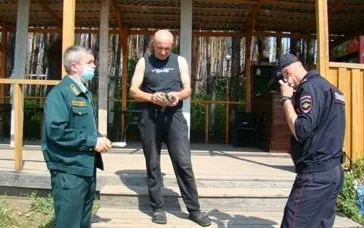 Полицейские проводят мероприятия по предупреждению чрезвычайных ситуаций, связанных природными пожарами
